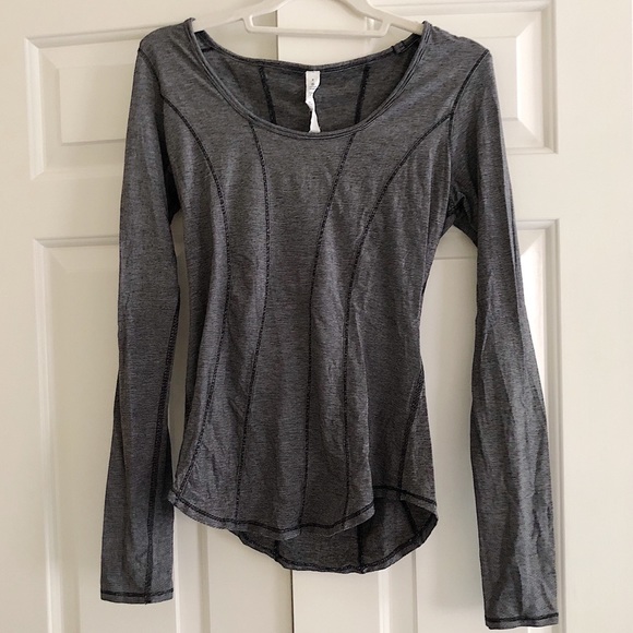lululemon athletica Tops - Lululemon fitted long sleeve shirt